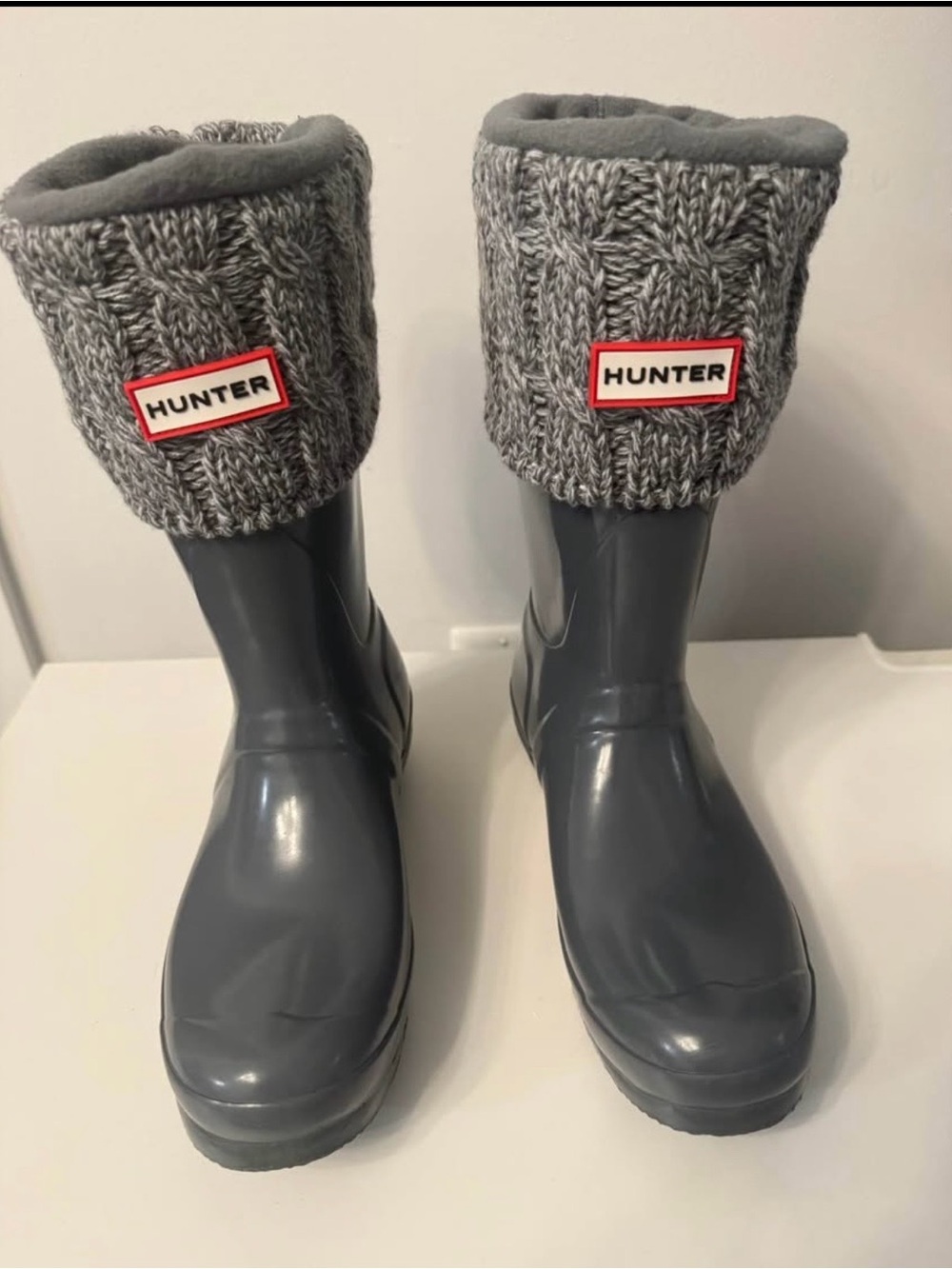Hunter Original Short Rain Boots Gray + Knit Cuff Socks | Women’s Size 8